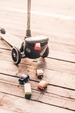 Scoot And Ride Green Lines Highwaykick 2 Step SR-96525 -Babywinkel Verkoop Scoot and Ride Green Lines Highwaykick 2 Step SR 96525 .sfeer 4