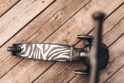 Scoot And Ride Zebra Highwaykick 2 Step SR-96523 17 Scoot And Ride Zebra Highwaykick 2 Step SR-96523 -Babywinkel Verkoop Scoot and Ride Zebra Highwaykick 2 Step SR 96523 .sfeer 2