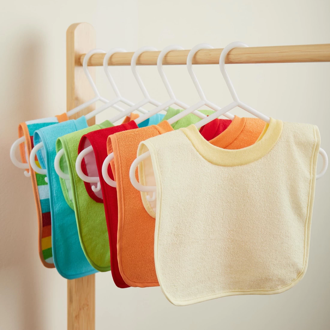 Bieco Regenboog 6 Stuks Slabber Set 38000123 5 Bieco Regenboog 6 Stuks Slabber Set 38000123 - Afbeelding 3