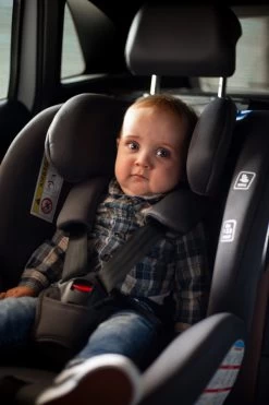 Ding Cruz Light Grey 360° Isofix Autostoel 0-36kg DI-101921 -Babywinkel Verkoop di 101919 lifestyle 03a 2