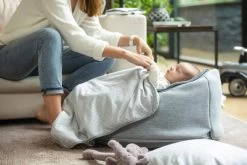 Doomoo Seat'n Swing Grijs Zitzak 02 18 Doomoo Seat'n Swing Grijs Zitzak 02 -Babywinkel Verkoop doomoo seat grijs zitzak 02 7