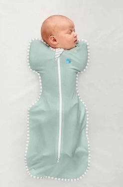 Love To Dream Swaddle Up 0.2 Lite Olive Small 3-6 Kg Inbakerslaapzak L1002001OLVS -Babywinkel Verkoop love to dream swaddle up 0.2 lite olive medium 5 1 1