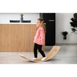 Luna Toys Houten Balansbord Met Zwart Vilt LU-36998 -Babywinkel Verkoop luna toys houten balansbord sfeer 2