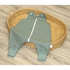 MamaLoes Amy Pure Stonegreen 6-12 Mnd Onesie Slaapzak 85375 -Babywinkel Verkoop mamaloes amy pure stonegreen onesie slaapzak 2