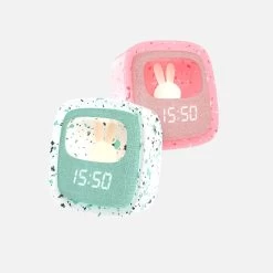 MOB Billy Terrazzo Grenadine Klok En Nachtlampje BILLY-GRENA-01 -Babywinkel Verkoop mob billy terrazzo klok en nachtlampje sfeer 1